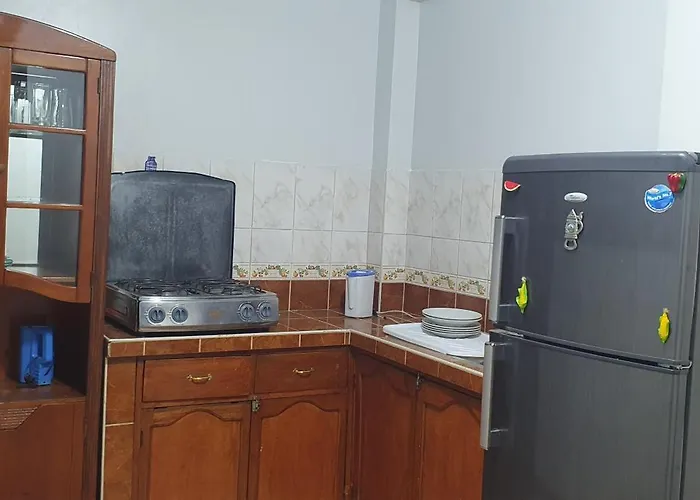 2 Min To Airport Private Self Check In Apartment